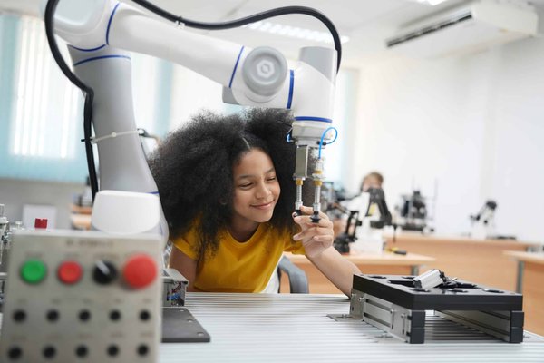 How Are Quantum Dot Solar Cells Innovating Renewable Energy Capture?